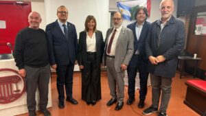 Quintieri con la rettrice dell'Università Bisoni , il preside della facoltà di giurisrudenza e altri docenti